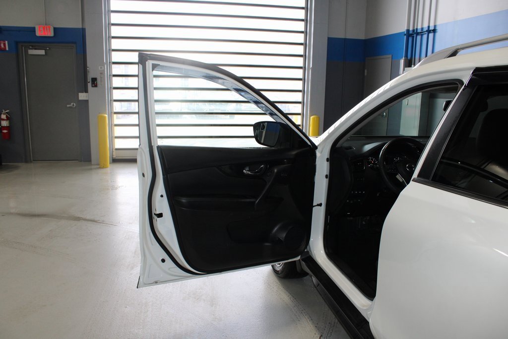 Used 2019 Nissan Rogue SL image 6