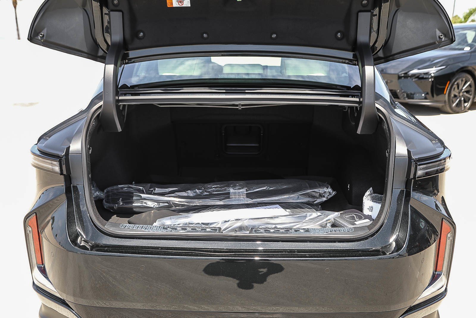 New 2026 Lexus ES 350e w/ Convenience Package FWD image 25