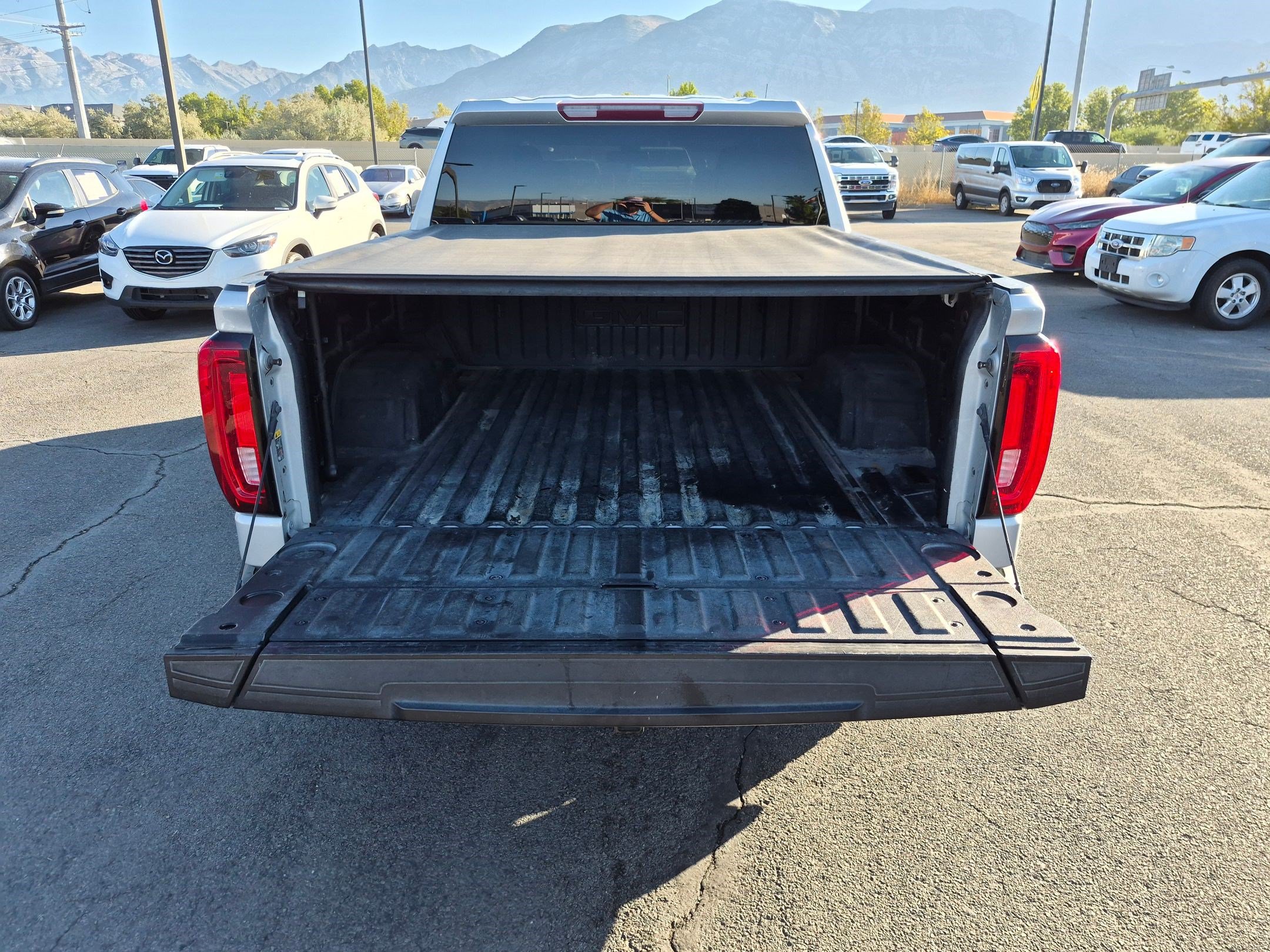 Used 2019 GMC Sierra 1500 SLT w/ Driver Alert Package I AWD/4WD image 30