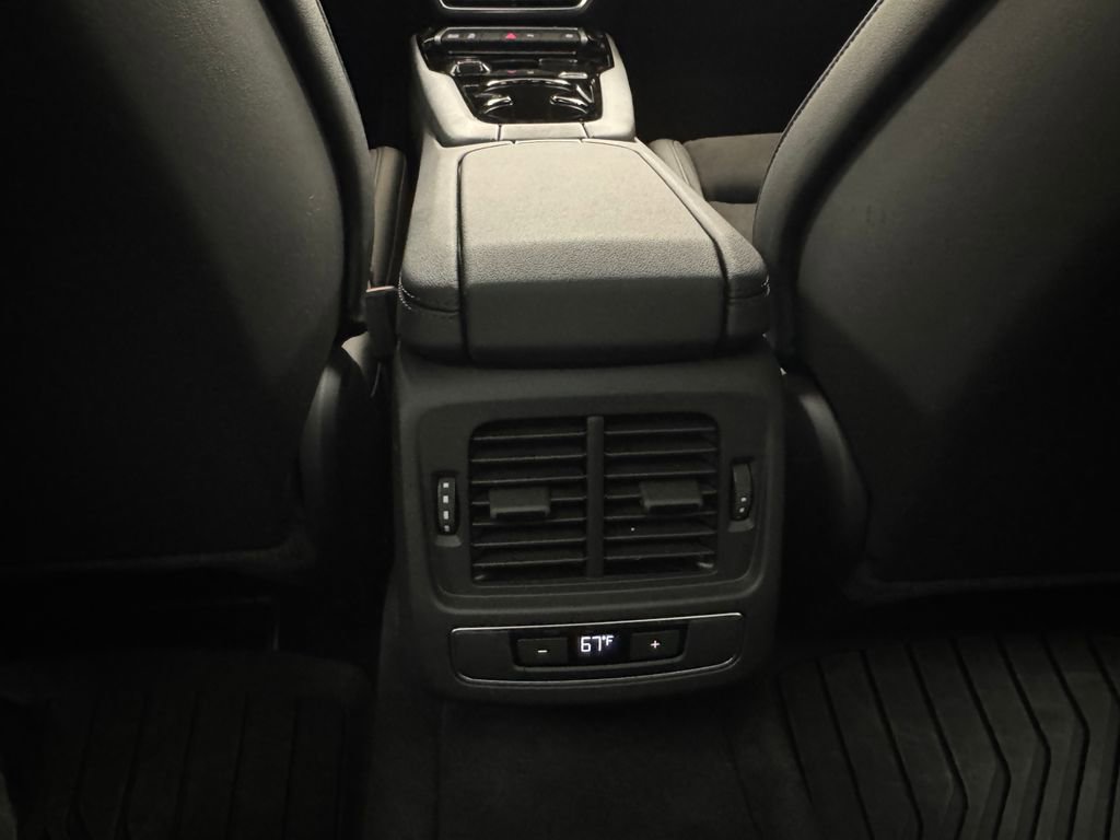 Used 2022 Audi e-tron GT Premium Plus w/ Performance Package image 30