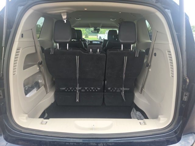 Used 2023 Chrysler Pacifica Touring-L FWD image 11
