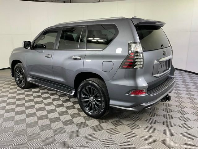 Used 2023 Lexus GX 460 Premium w/ Accessory Package image 4
