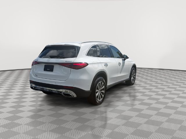 Used 2024 Mercedes-Benz GLC 300 4MATIC image 11