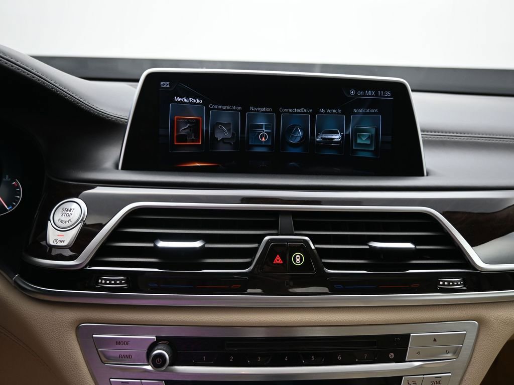 Used 2016 BMW 750i xDrive image 17