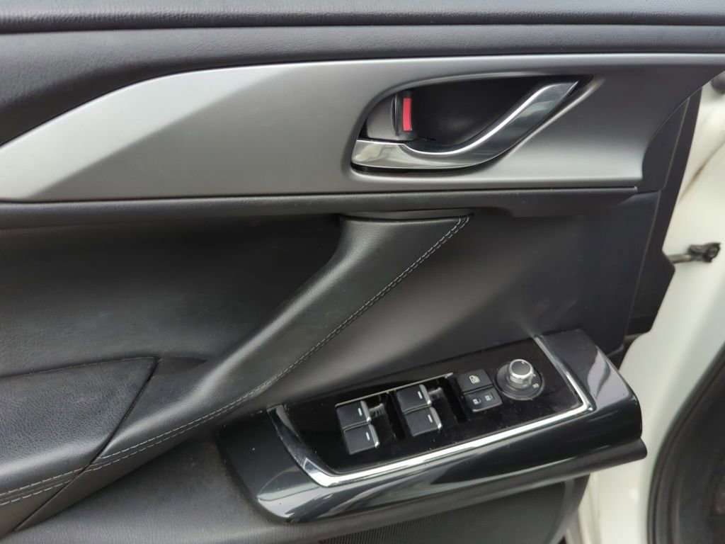 Used 2018 MAZDA CX-9 Touring image 8