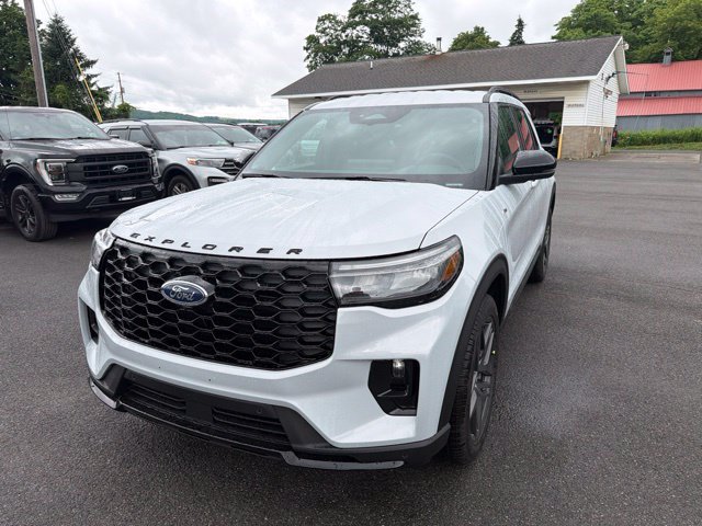 Used 2026 Ford Explorer ST-Line w/ ST-Line Street Pack AWD/4WD image 15