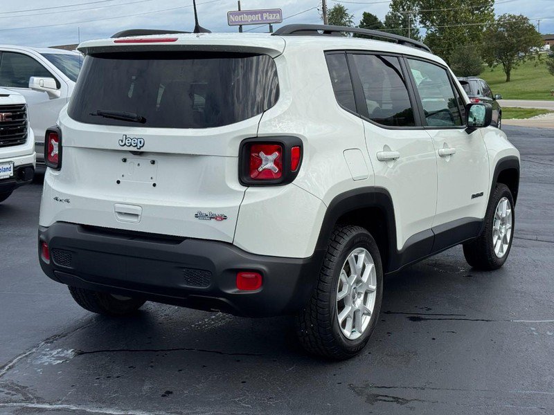 Used 2023 Jeep Renegade Latitude w/ Premium Group AWD/4WD image 3