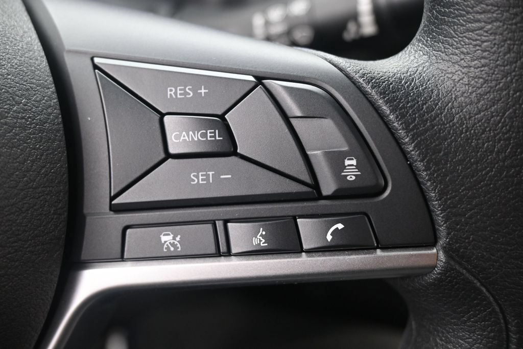 Used 2024 Nissan Sentra SV FWD image 17