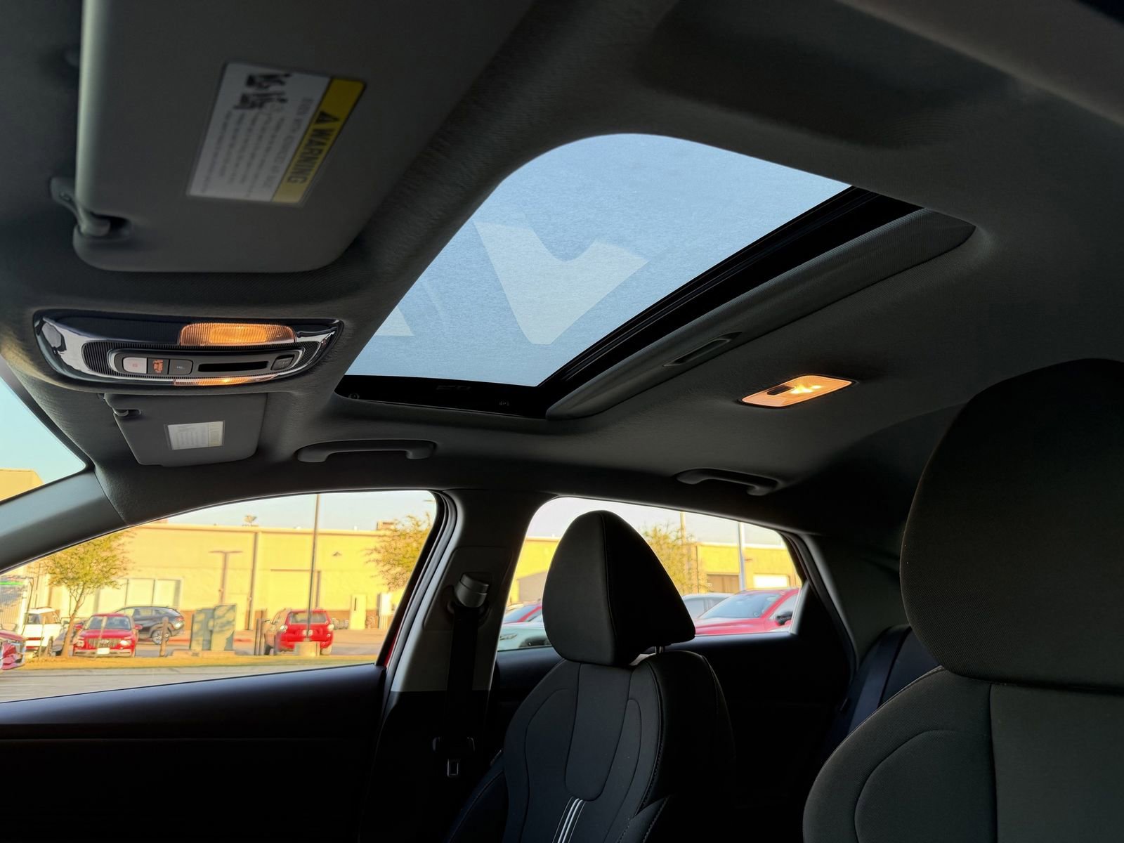 Certified 2025 Hyundai Elantra SEL FWD image 22