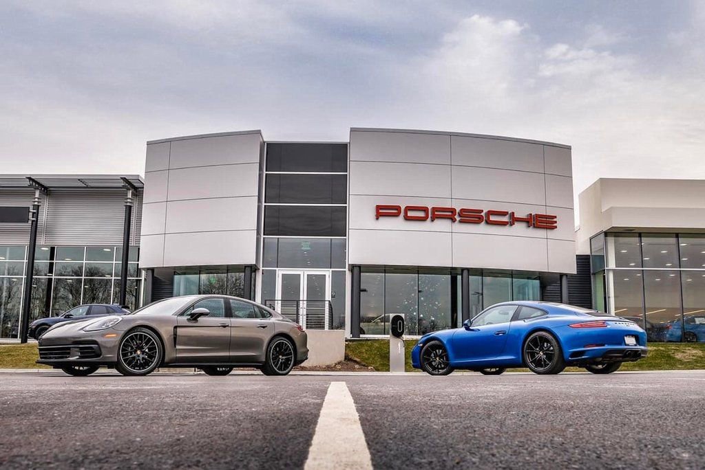 Certified 2023 Porsche Macan image 34