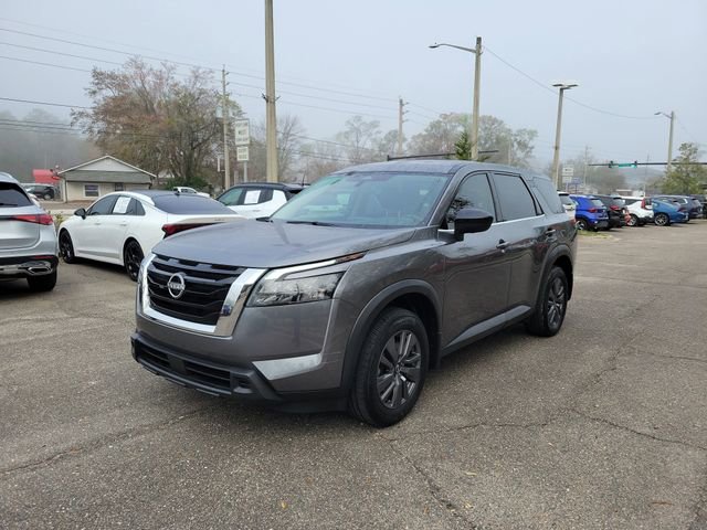 Used 2024 Nissan Pathfinder S AWD/4WD image 4