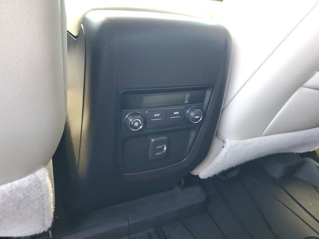 Used 2022 Buick Enclave Essence image 14