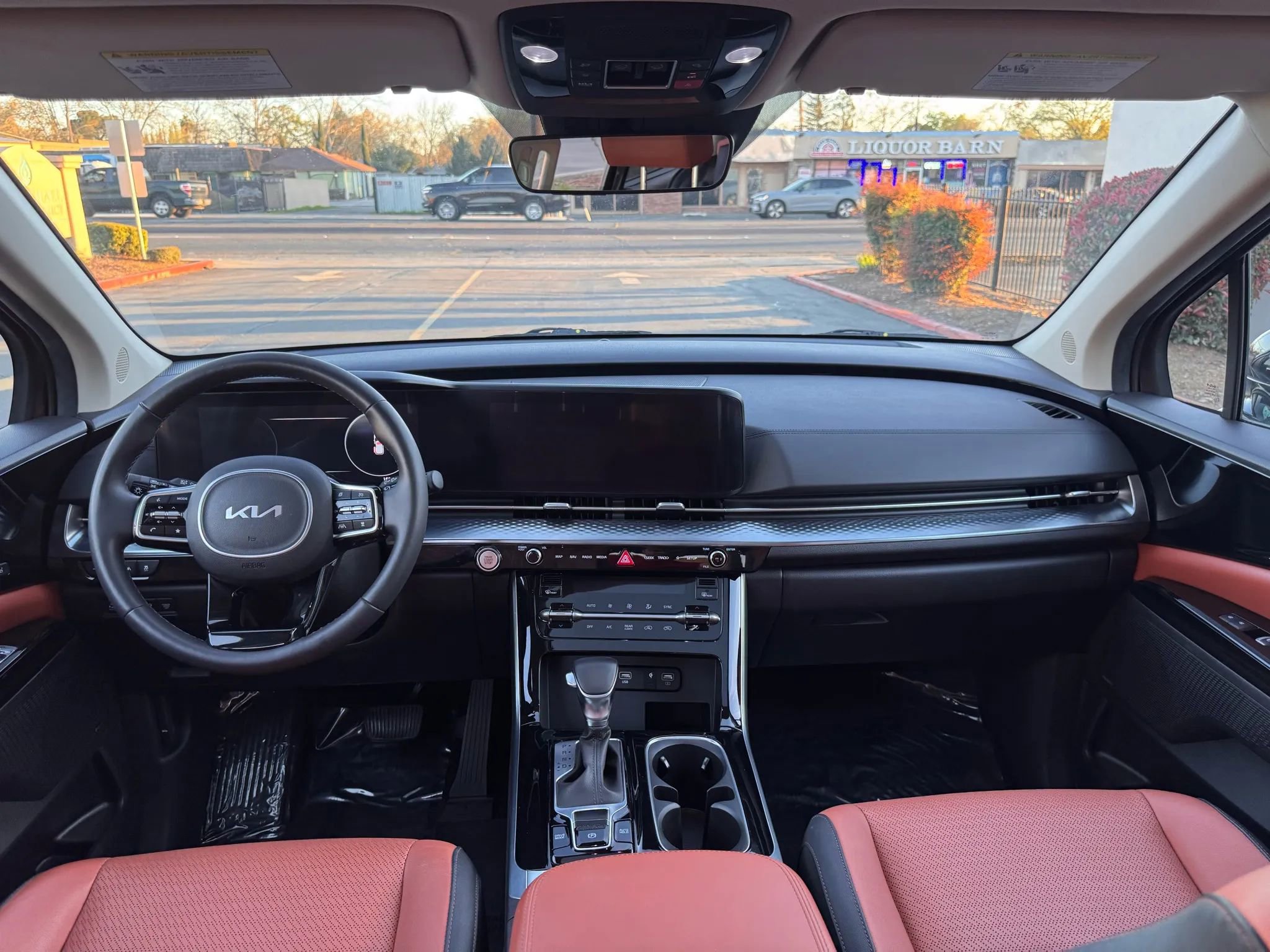 Used 2024 Kia Carnival SX Prestige image 21