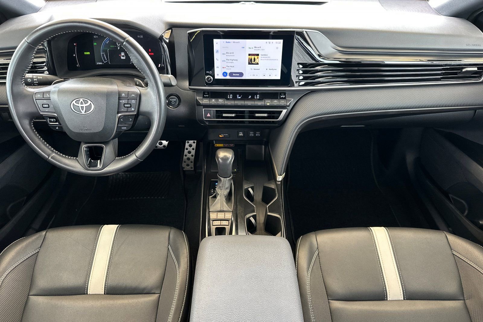 Used 2025 Toyota Camry SE image 13