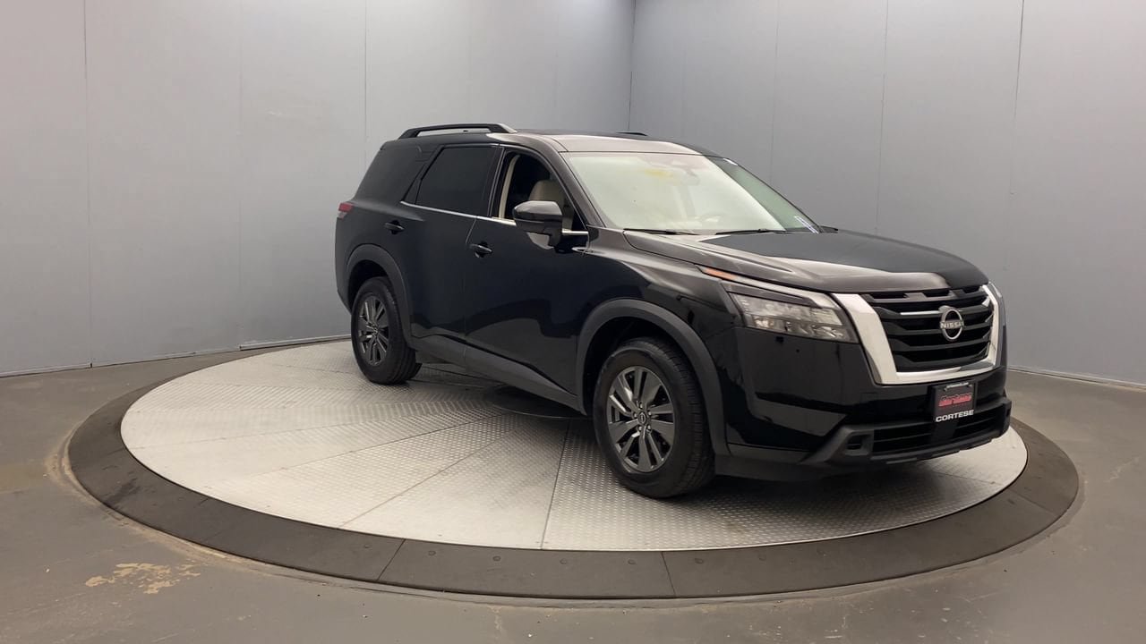 Used 2023 Nissan Pathfinder SV AWD/4WD image 7
