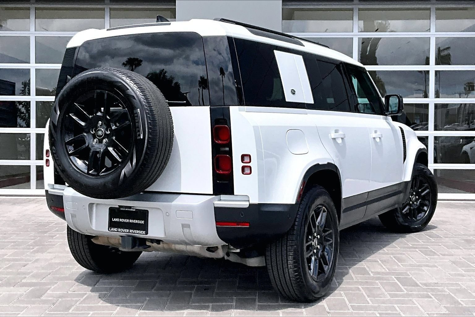 Used 2024 Land Rover Defender 110 S AWD/4WD image 13