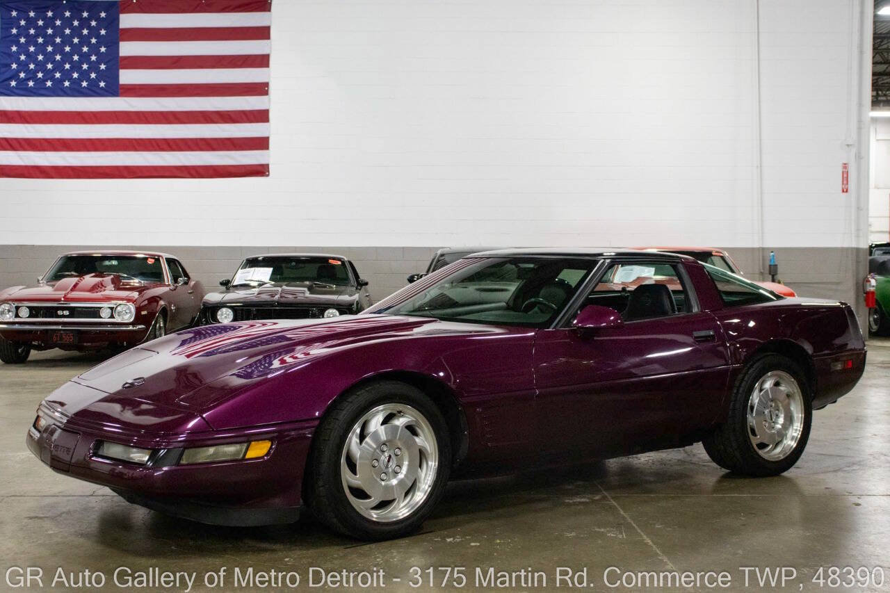 Used 1995 Chevrolet Corvette Coupe RWD image 3