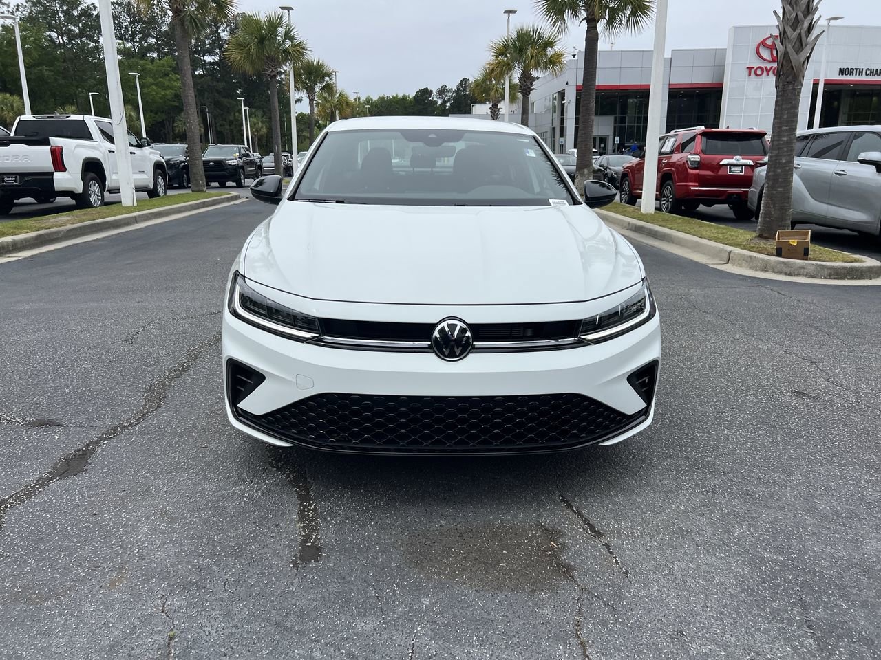 Used 2025 Volkswagen Jetta Sport image 3