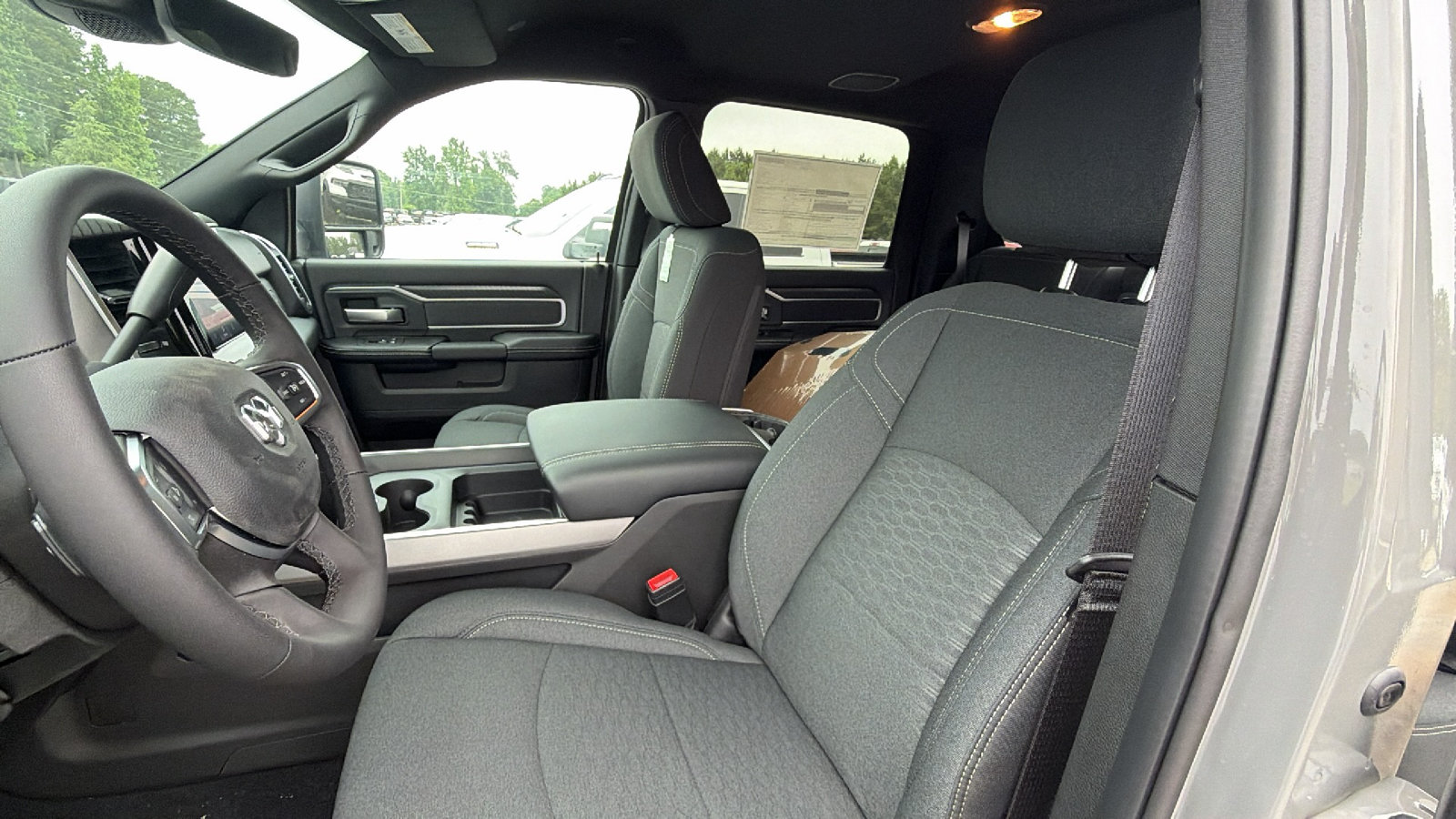 New 2026 RAM 3500 Big Horn AWD/4WD image 17