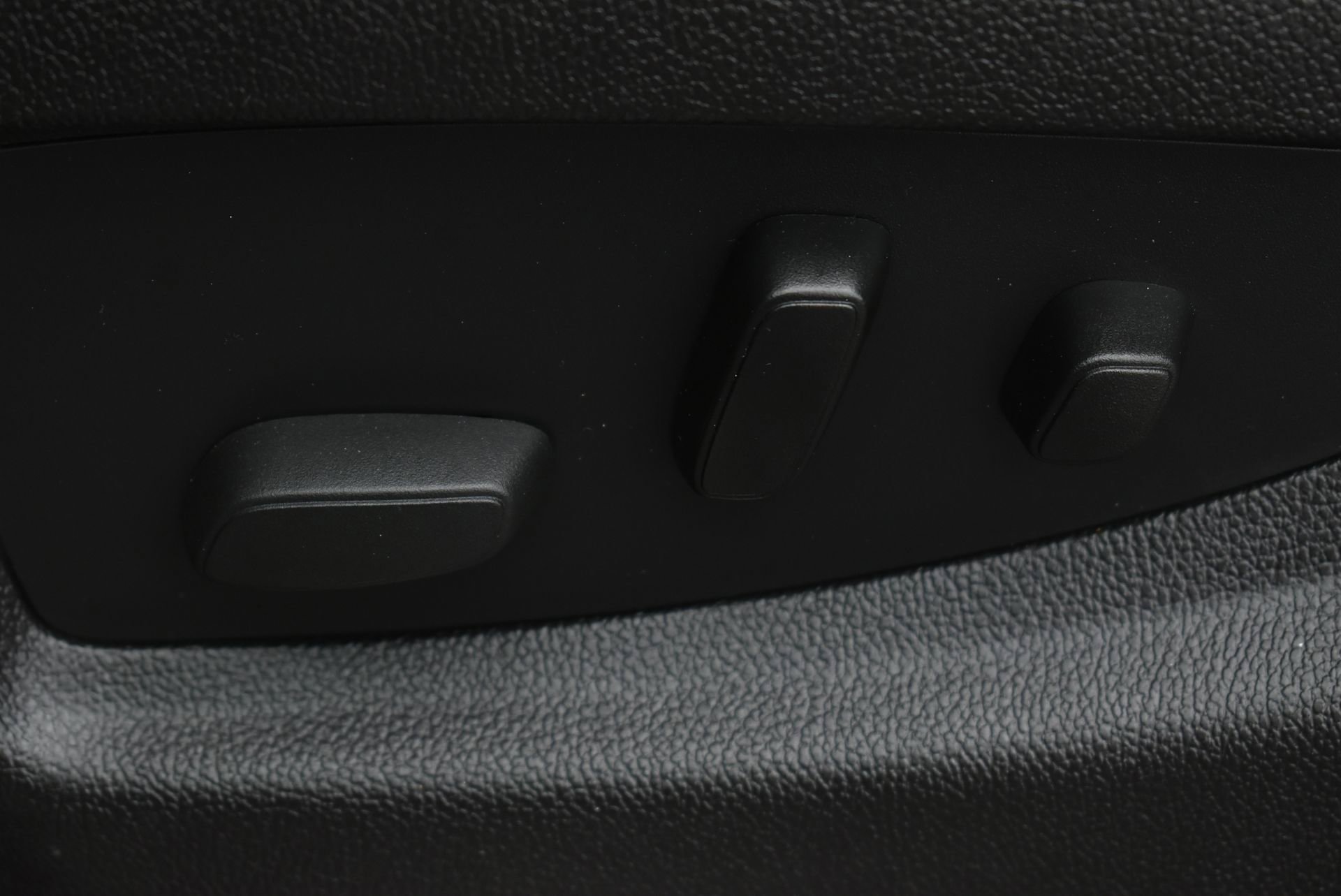 Used 2016 GMC Sierra 3500 Denali w/ Duramax Plus Package image 16