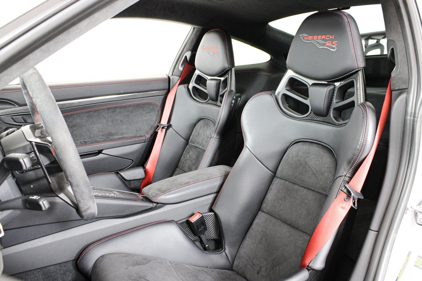 Used 2018 Porsche 911 GT2 RS RWD image 39