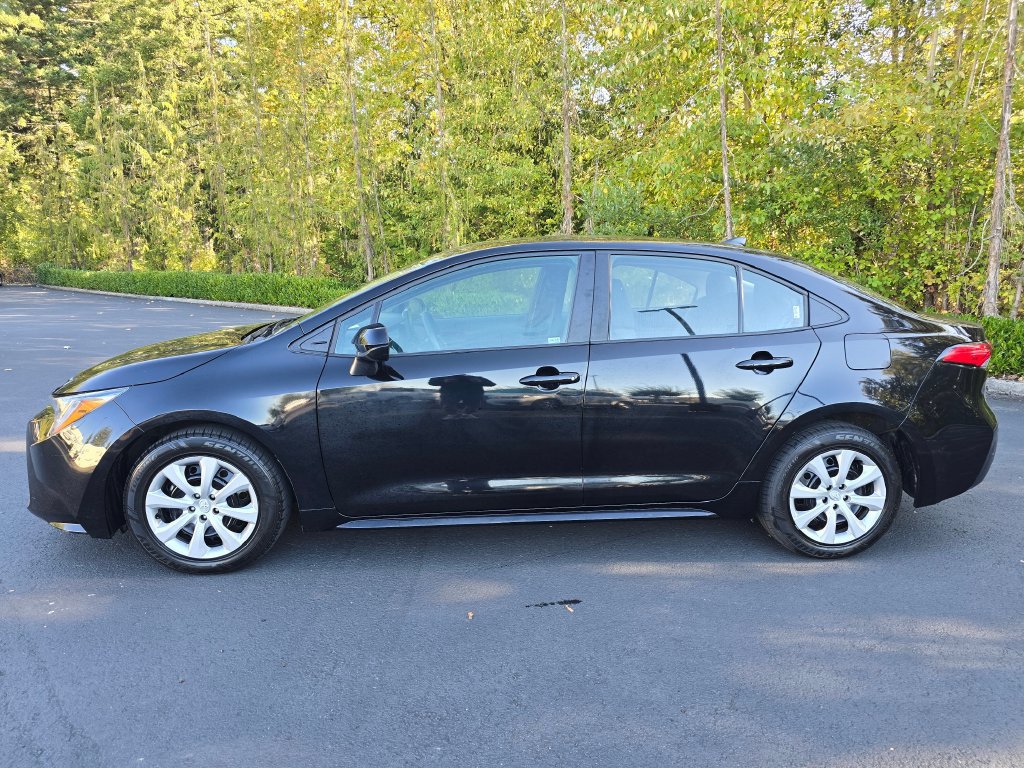 Used 2025 Toyota Corolla LE FWD image 26