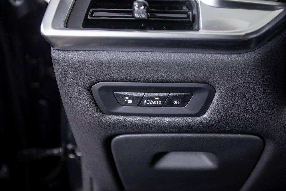 Used 2026 BMW X5 sDrive40i w/ M Sport Package image 32