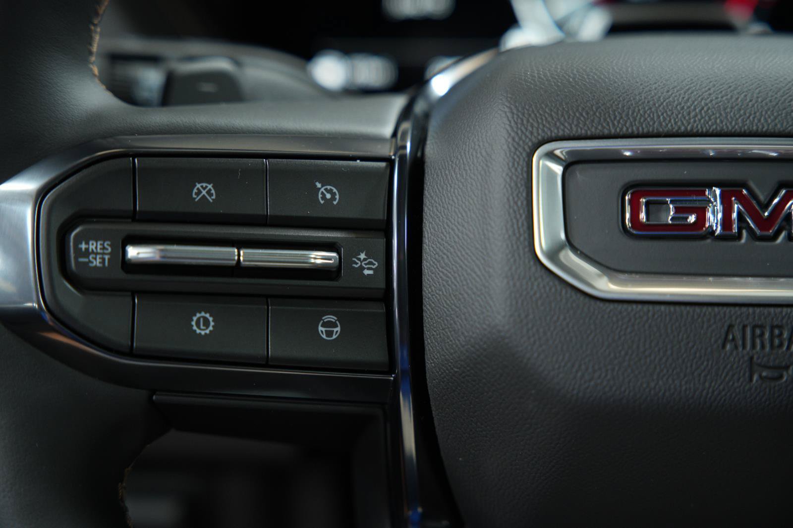 New 2026 GMC Yukon XL AT4 w/ AT4 Premium Plus Package AWD/4WD image 40