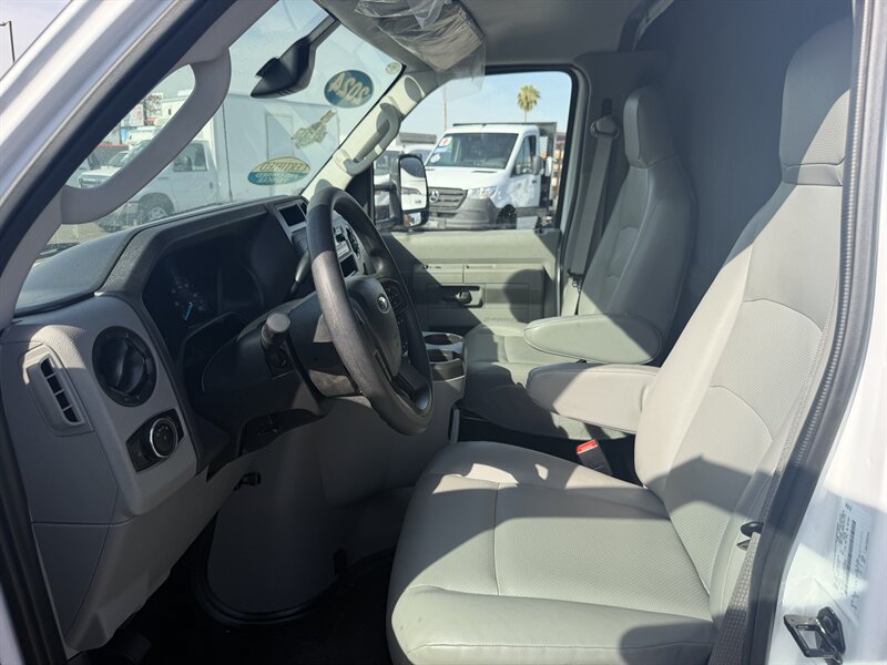 Used 2024 Ford E-450 and Econoline 450 Super Duty w/ Driver's Safety Package RWD image 9