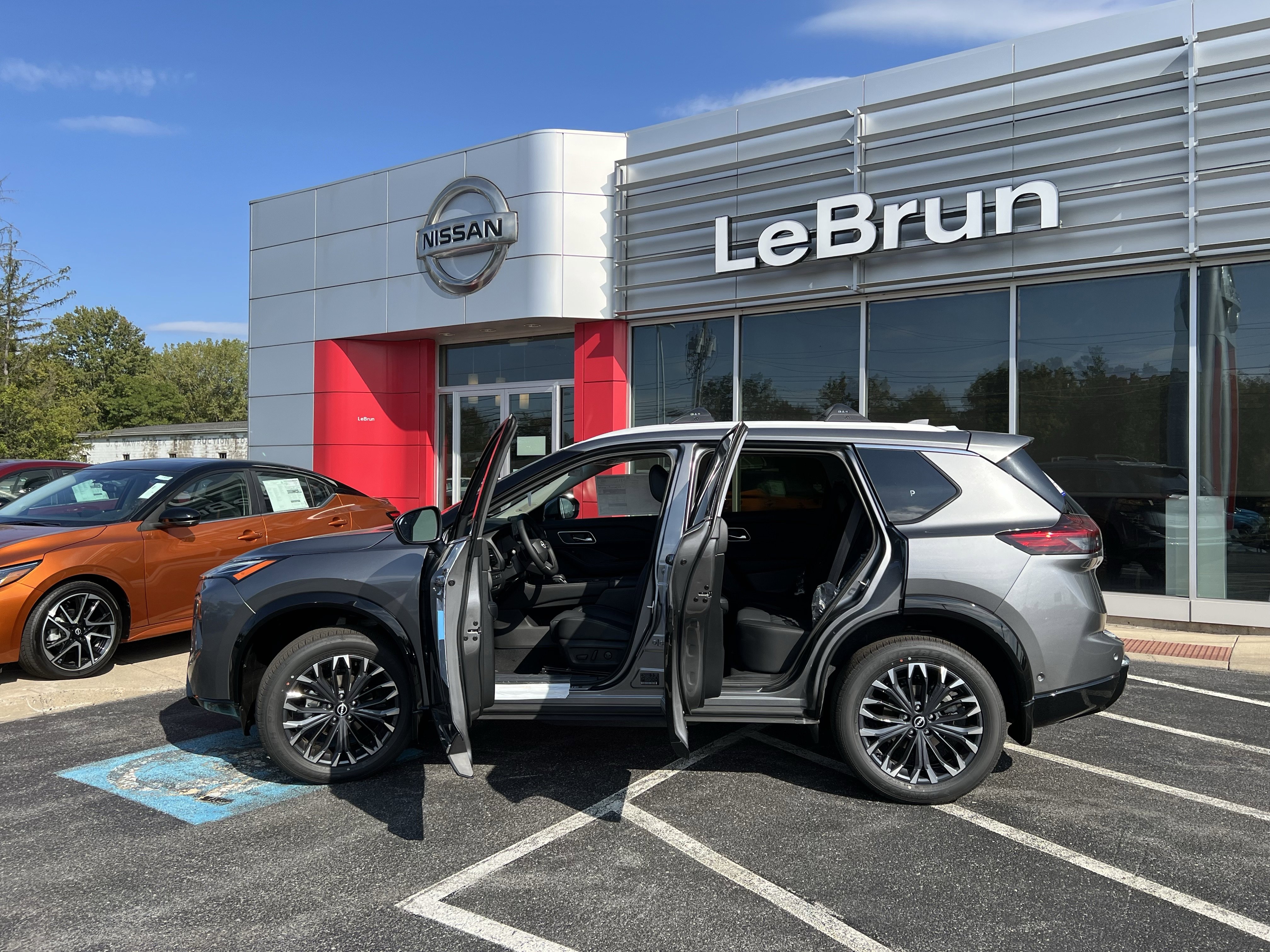 New 2026 Nissan Rogue Platinum w/ Platinum Premium Package image 2