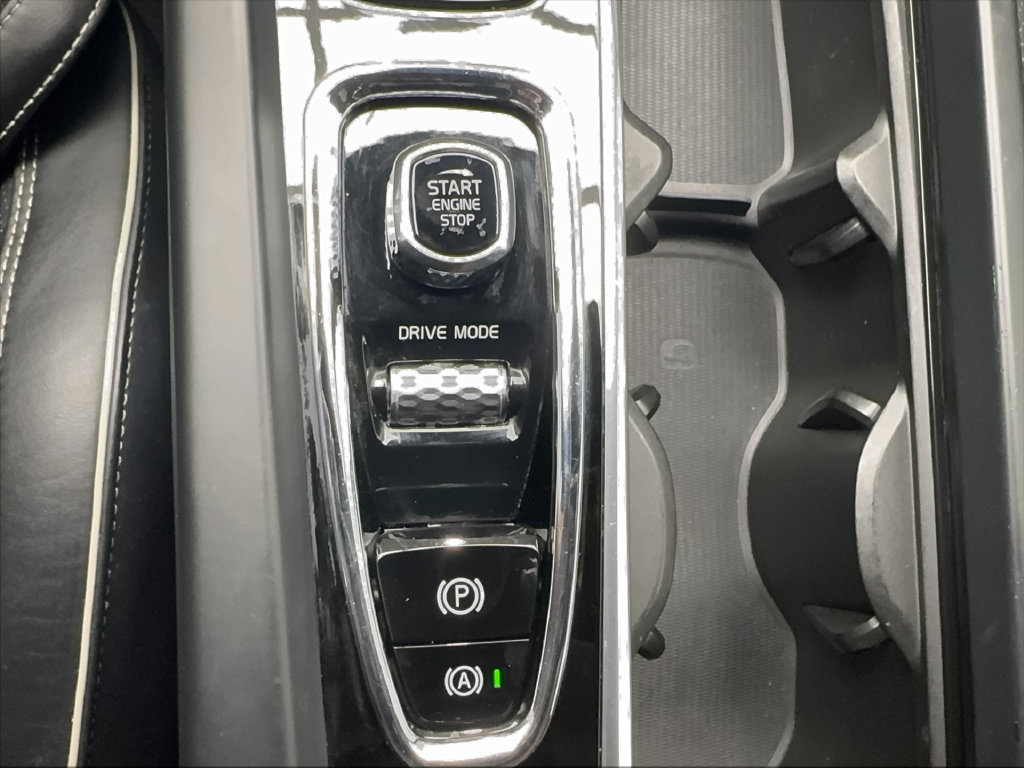 Used 2019 Volvo XC60 T8 R-Design AWD/4WD image 43