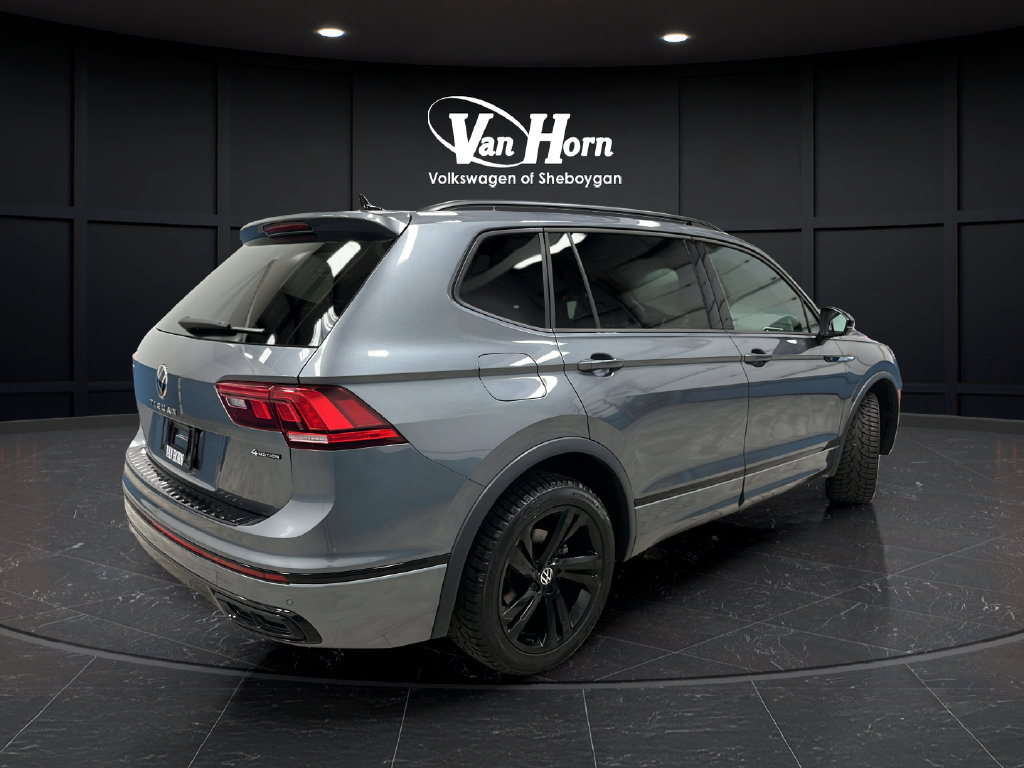 Used 2024 Volkswagen Tiguan SE R-Line AWD/4WD image 7