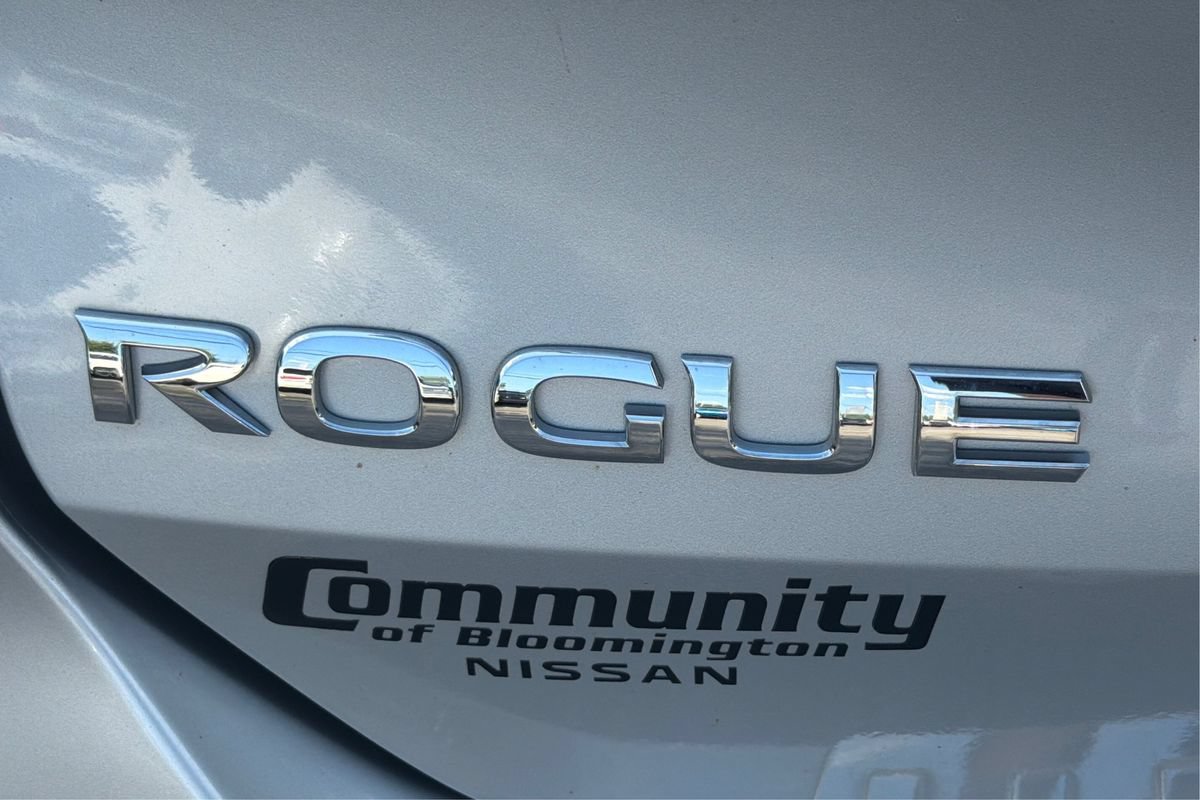Used 2018 Nissan Rogue SV w/ Premium Package AWD/4WD image 24