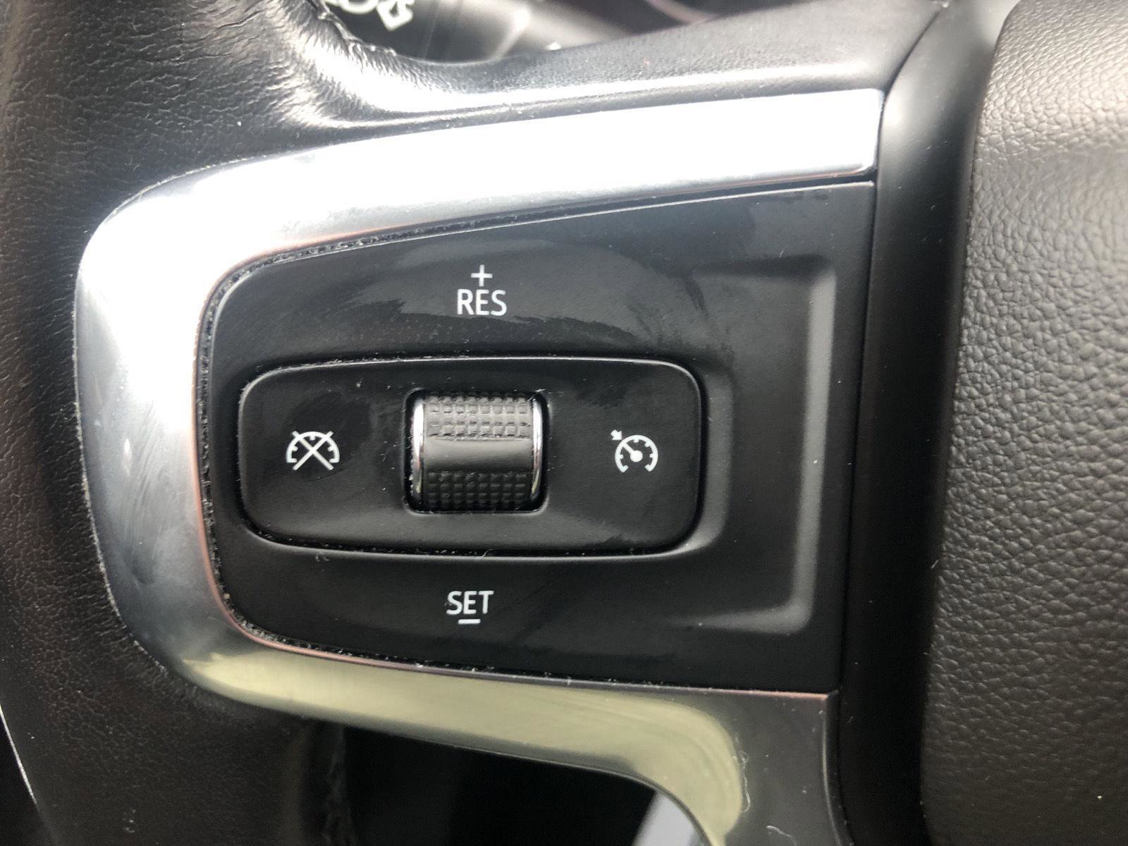 Used 2019 Chevrolet Blazer LT FWD image 22