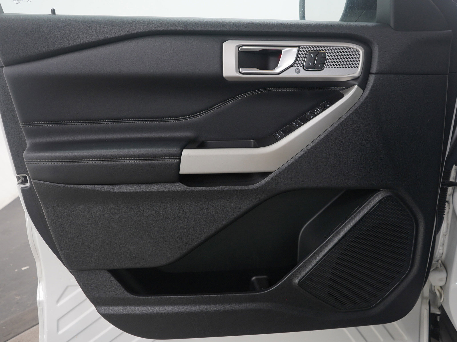 Used 2021 Ford Explorer Limited image 26