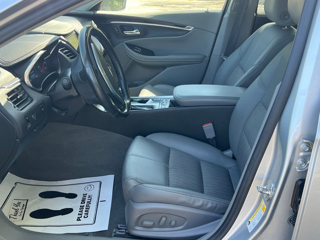 Used 2018 Chevrolet Impala LT w/ LT Convenience Package FWD image 10