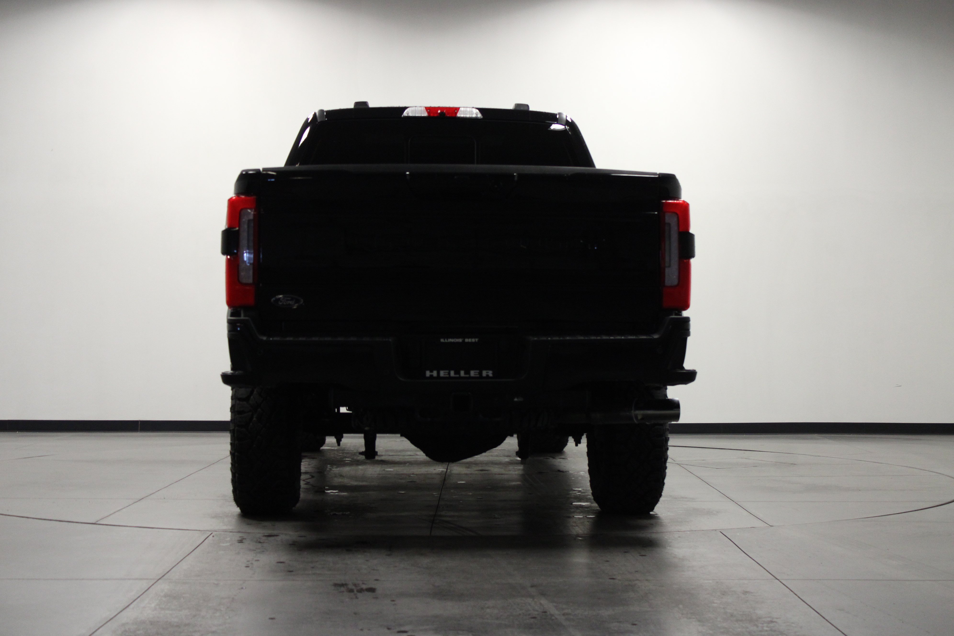 Used 2026 Ford F350 Platinum w/ Tremor Off-Road Package AWD/4WD image 5