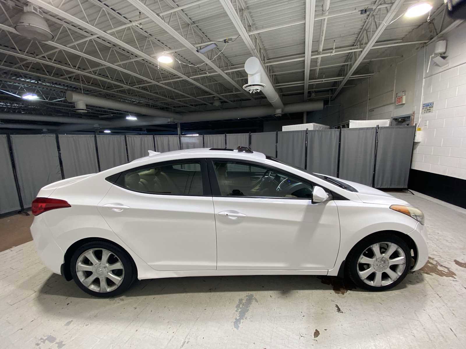Used 2013 Hyundai Elantra Limited w/ Technology Pkg image 27