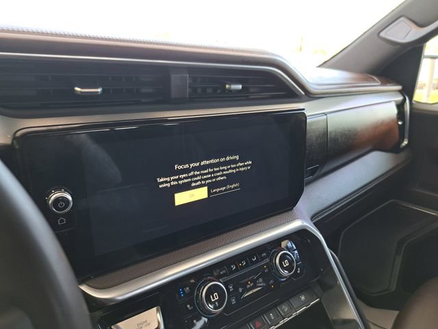 Used 2023 GMC Sierra 1500 Denali AWD/4WD image 10