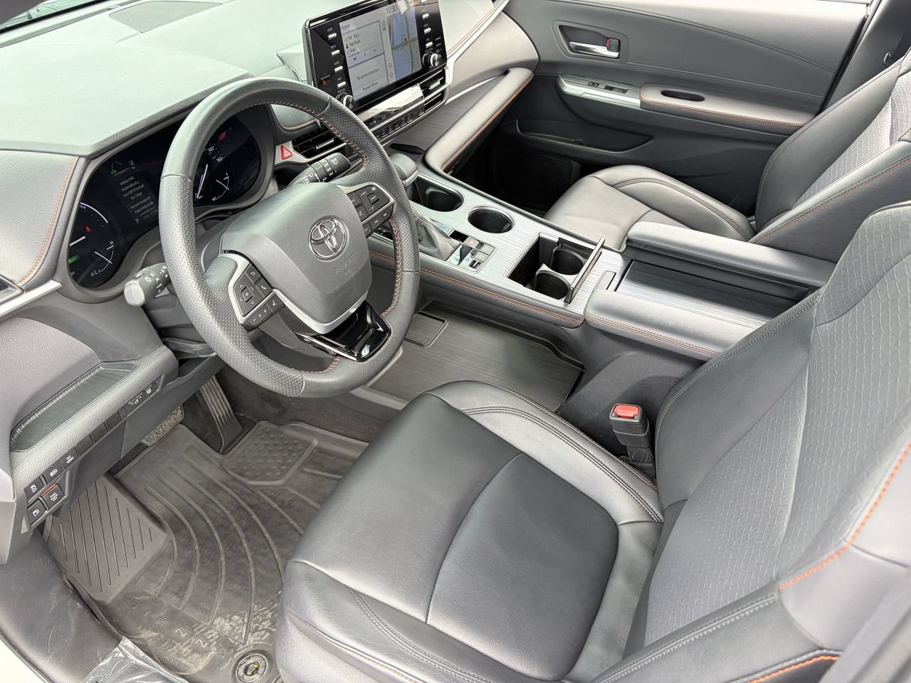 Used 2022 Toyota Sienna XSE w/ XSE Plus Package AWD/4WD image 19