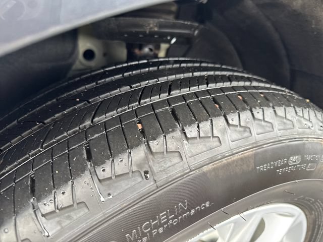 Used 2023 Chevrolet Equinox LT FWD image 28