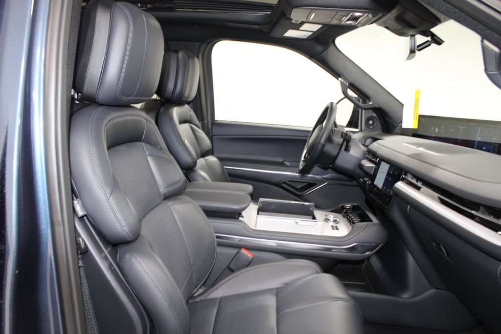 New 2027 Lincoln Navigator Reserve w/ Jet Appearance Package AWD/4WD image 21
