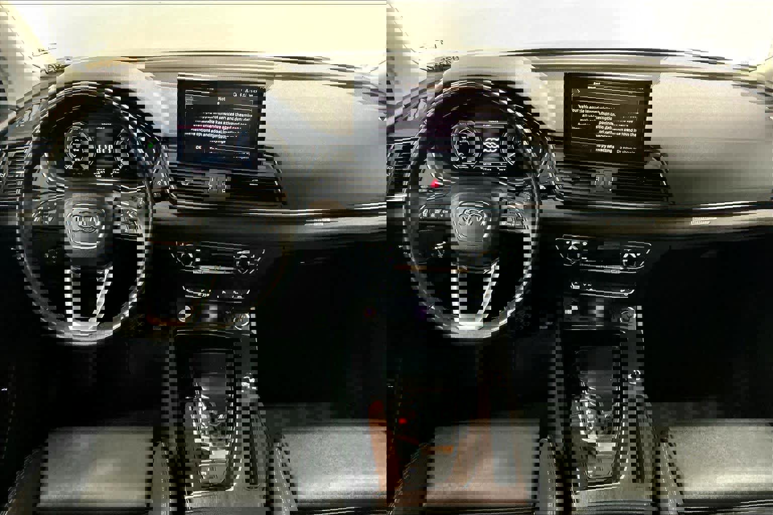 Used 2022 Audi Q5 e Premium w/ Convenience Package image 17