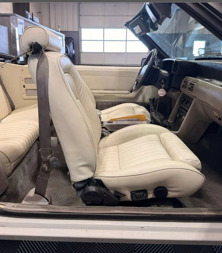 Used 1990 Ford Mustang LX RWD image 16