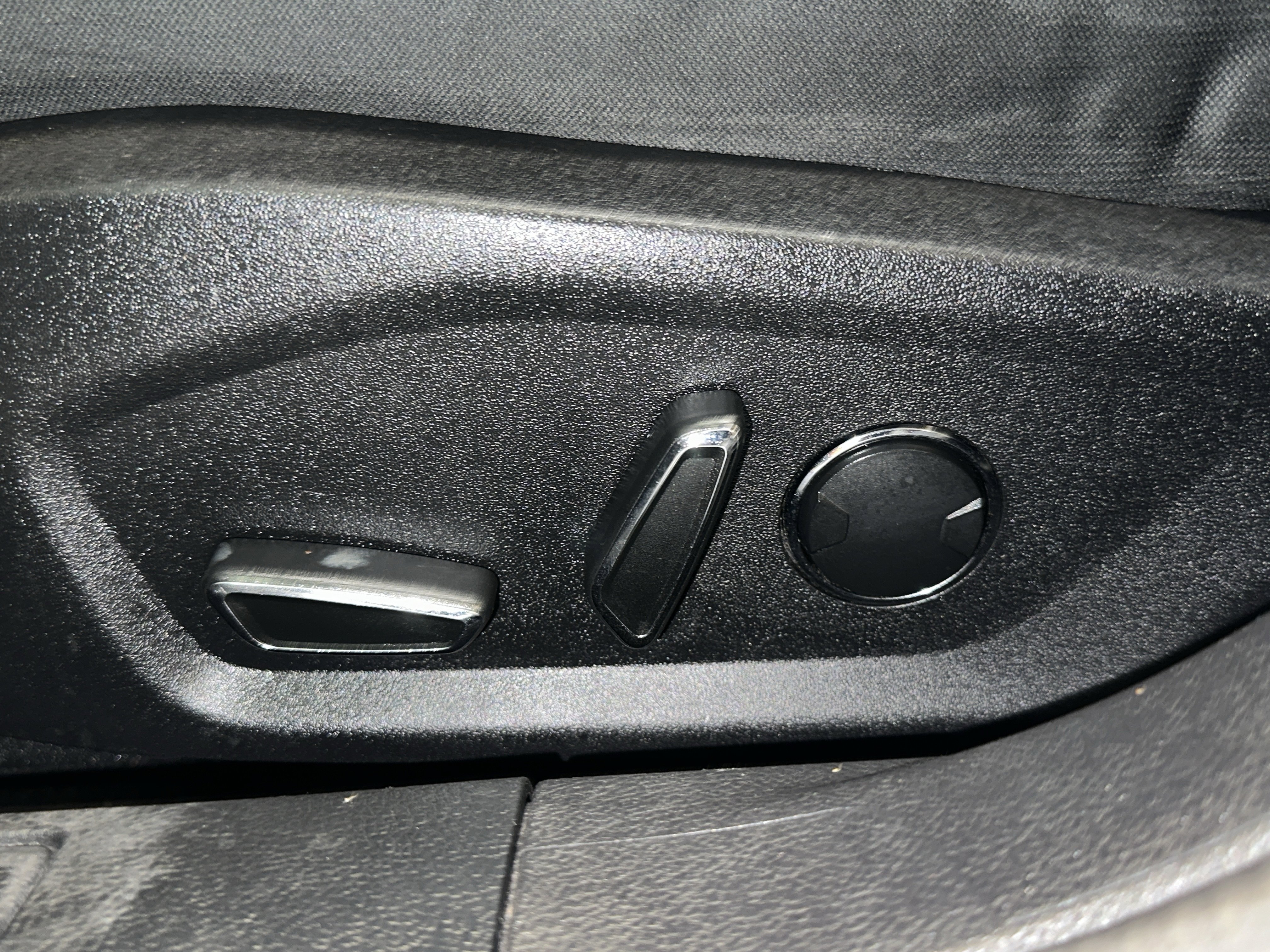 Used 2017 Ford Fusion SE w/ Fusion SE Technology Package image 22