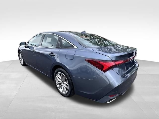 Used 2019 Toyota Avalon XLE w/ Moonroof Package FWD image 5