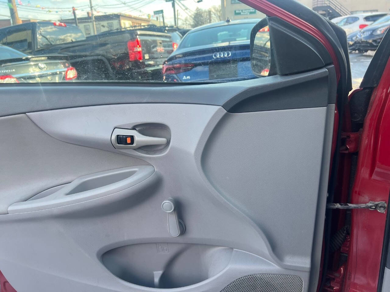 Used 2010 Toyota Corolla image 12