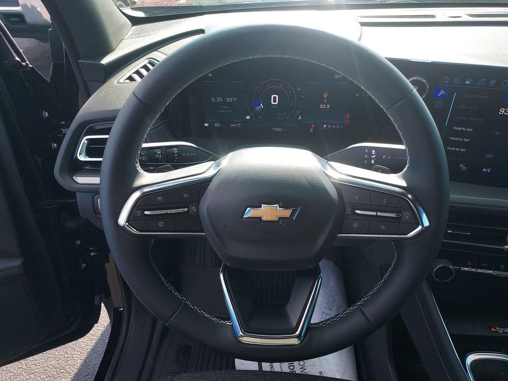 Used 2025 Chevrolet Traverse LT w/ Driver Confidence Package AWD/4WD image 17