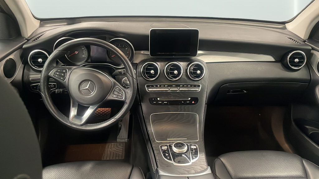 Used 2019 Mercedes-Benz GLC 300 4MATIC image 7