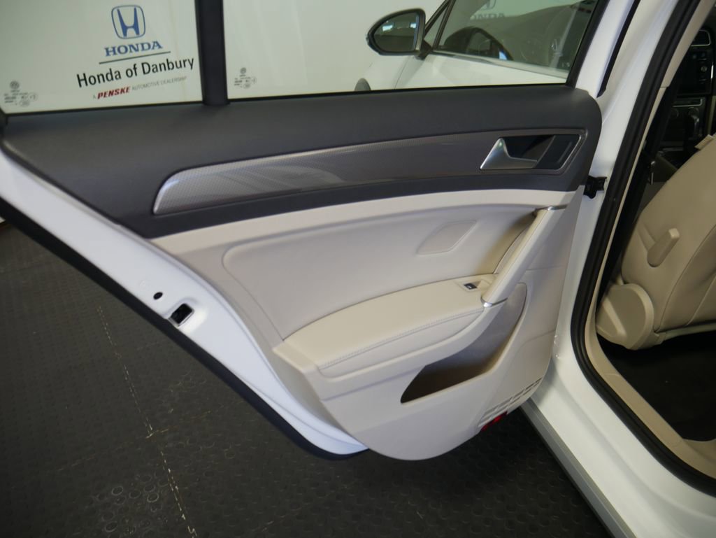 Used 2019 Volkswagen Golf Alltrack S AWD/4WD image 11